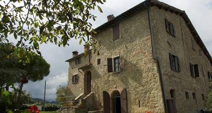 Rustic Apartment in Modigliana with Pool