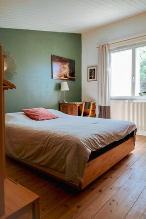 Bügeleisen/Bügelbrett, kostenloses WLAN, Bettwäsche