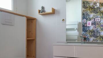 Chuveiro, secador de cabelo