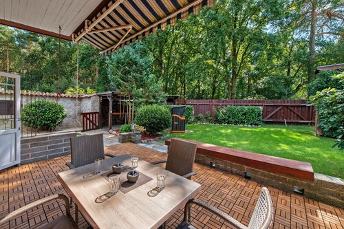 Holiday Home 'Ferienhaus Am Rander Der Lewitz' with Lake View, Wi-Fi and Air Conditioning