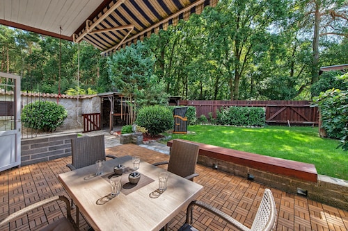 Ferienhaus 'Am Rande der Lewitz' mit Seeblick, WLAN und Klimaanlage