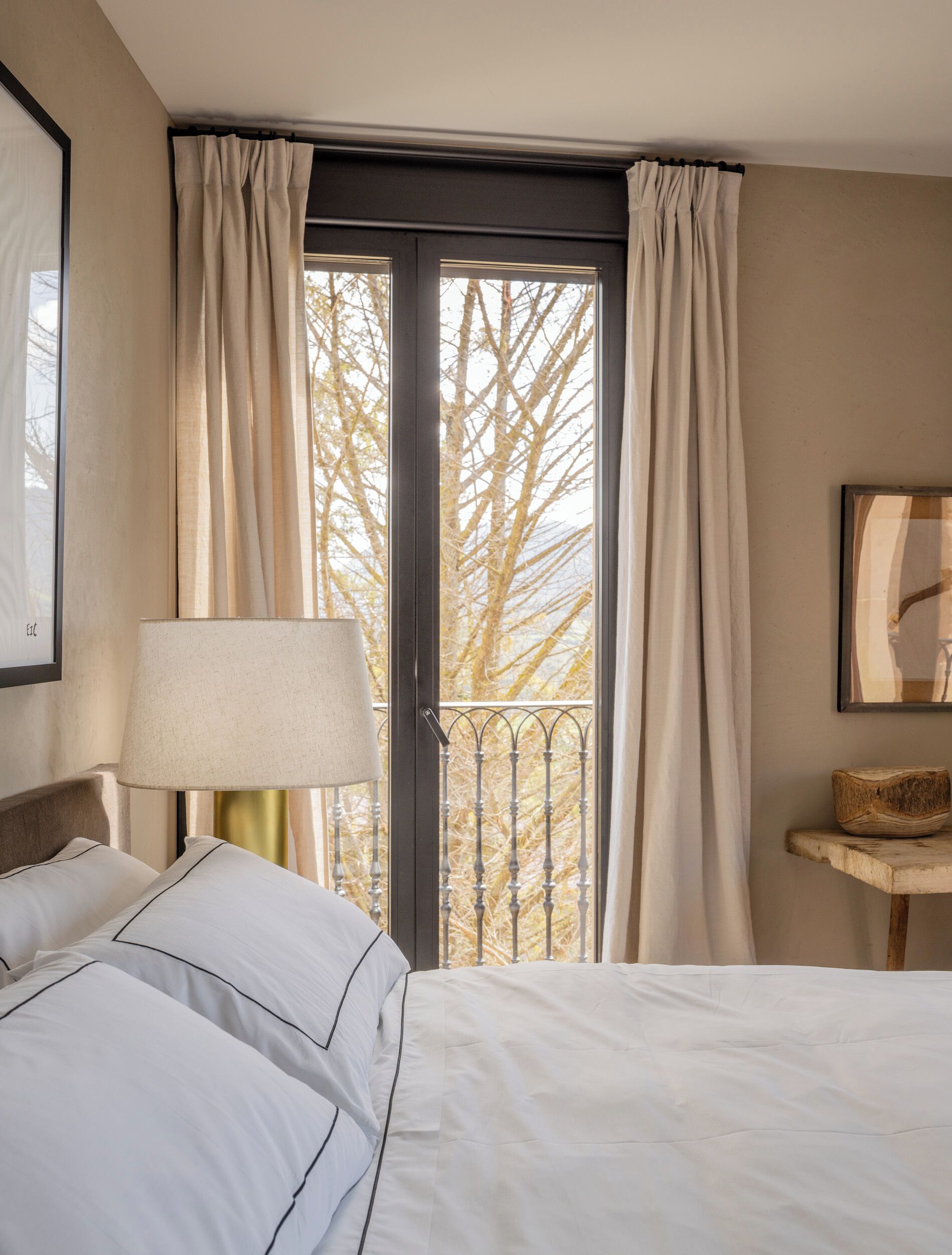 Habitación estándar con 1 cama matrimonial o 2 individuales | Caja de seguridad en la habitación, escritorio y wifi gratis 