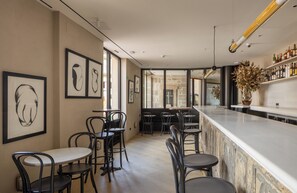 Snack bar