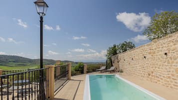 Piscine extérieure