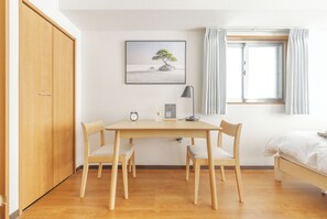 Dining - Dash Living Shinjuku (Tokyo)