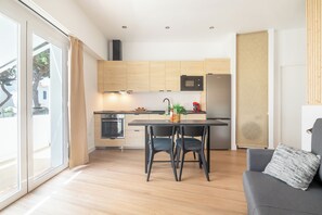 Apartemen Standar, 1 kamar tidur (Calahonda Beach A) | Dapur pribadi | Lemari es, microwave, oven, dan kompor