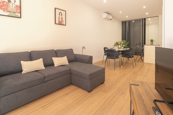 Standard Apartment, 1 Bedroom (Calahonda Beach C) | Living room | Smart TV
