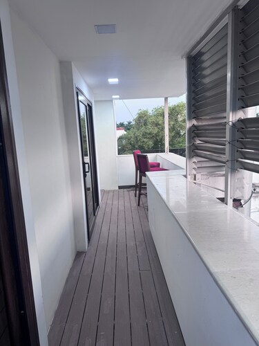 Charming 1-bedroom apartment with WiFi, AC in enchanting Chennai near PoesGarden