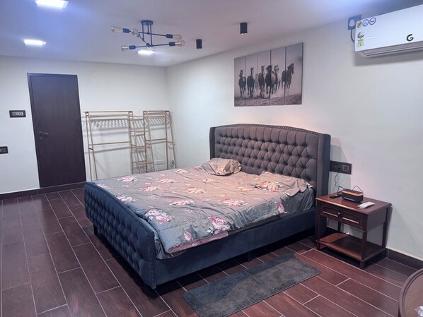 1 bedroom, iron/ironing board, WiFi, bed sheets