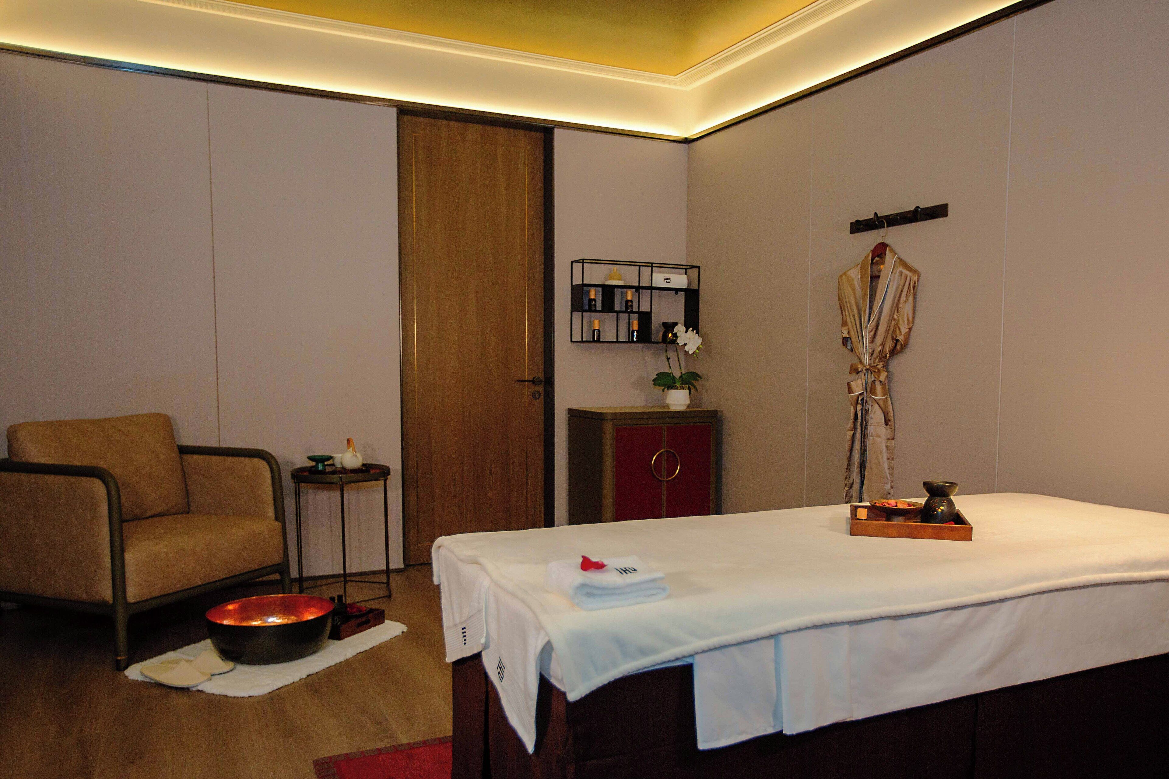Body treatments, aromatherapy, deep-tissue massages, body wraps