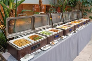Petit déjeuner buffet (298 CNY par personne)