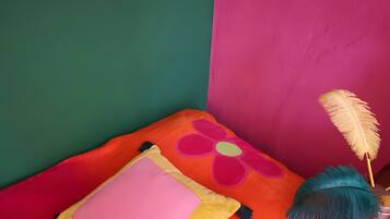 5 habitaciones, tabla de planchar con plancha, wifi y ropa de cama