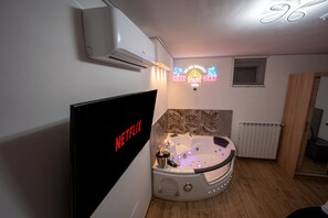 Desk, iron/ironing board, free WiFi, bed sheets