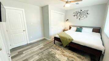 1 habitación, tabla de planchar con plancha, wifi gratis y ropa de cama