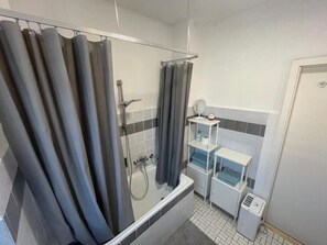 Hair dryer, towels, soap, toilet paper - Vacation apartment at Grambker See (Bremen)
