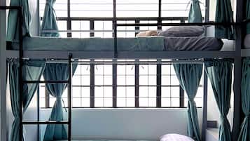 Dormitorio compartido Deluxe, dormitorio mixto | Ropa de cama de alta calidad, muebles diferentes y wifi gratis