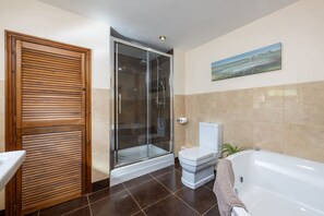 Hair dryer, towels - Callestock Courtyard - Wheal Kitty charming cottage for couples (Truro)
