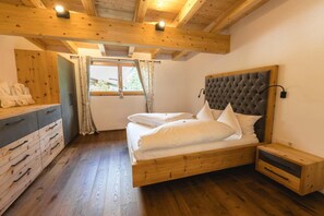 2 bedrooms