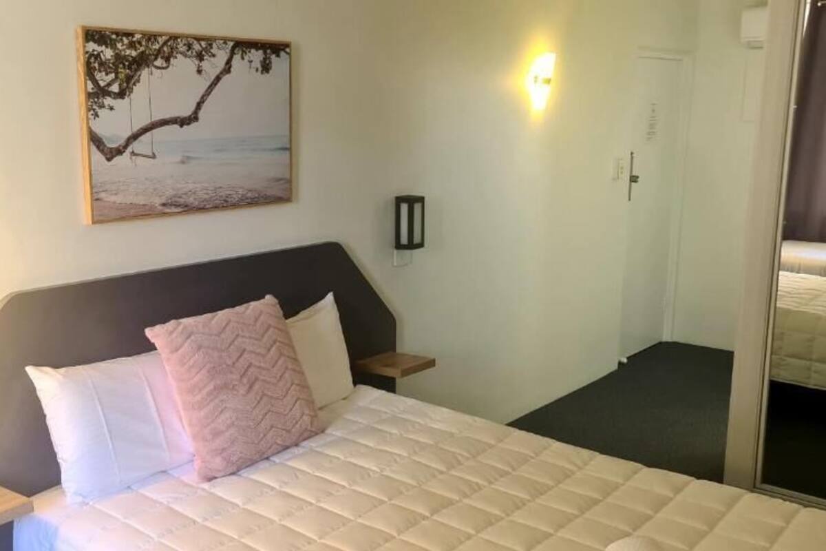 Standard Double or Twin Room, Multiple Beds, Non Smoking | Iron/ironing board, free WiFi