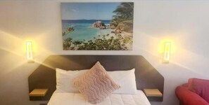 Deluxe Double or Twin Room, Multiple Beds, Non Smoking | Iron/ironing board, free WiFi