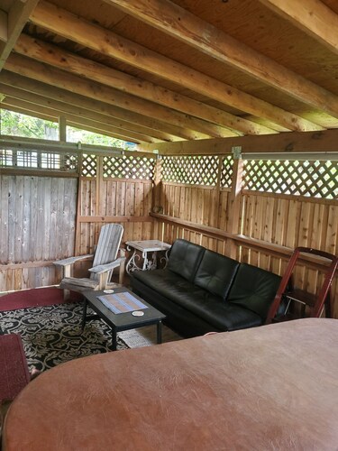 Hot Tub and King bed with 3 other beds