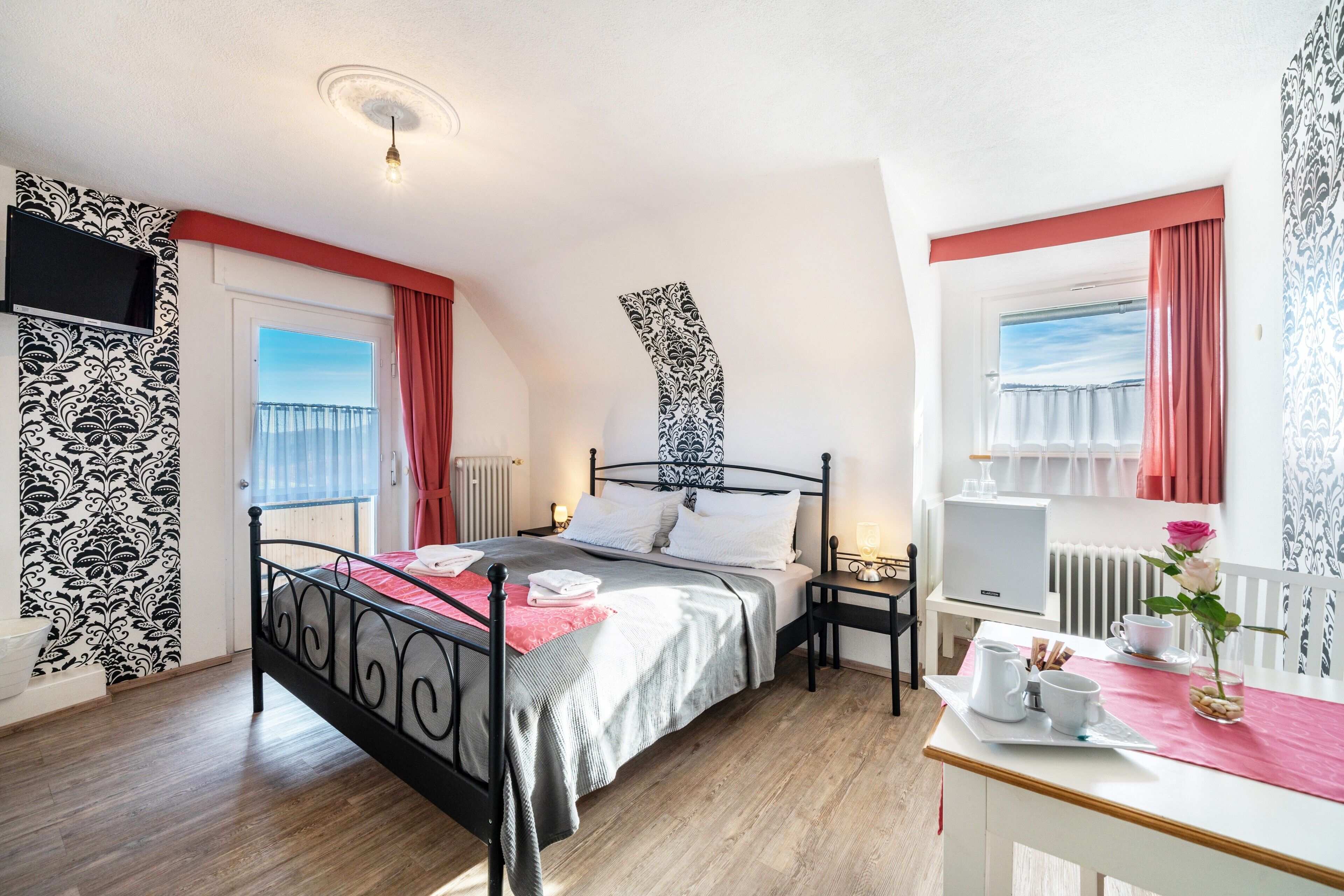 5 slaapkamers, een strijkplank/strijkijzer, wifi, beddengoed