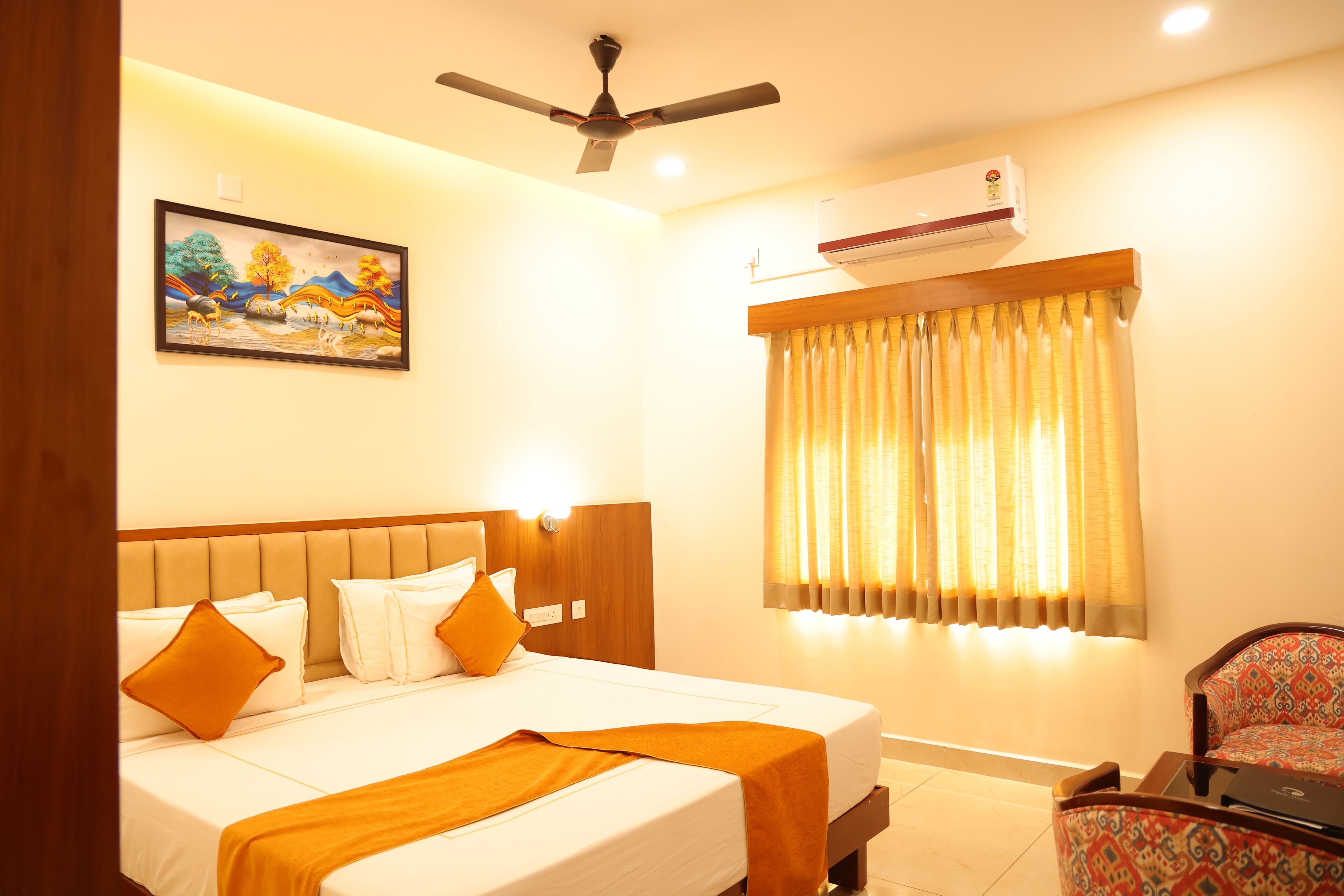 Luxury Room | Egyptian cotton sheets, premium bedding, soundproofing, free WiFi