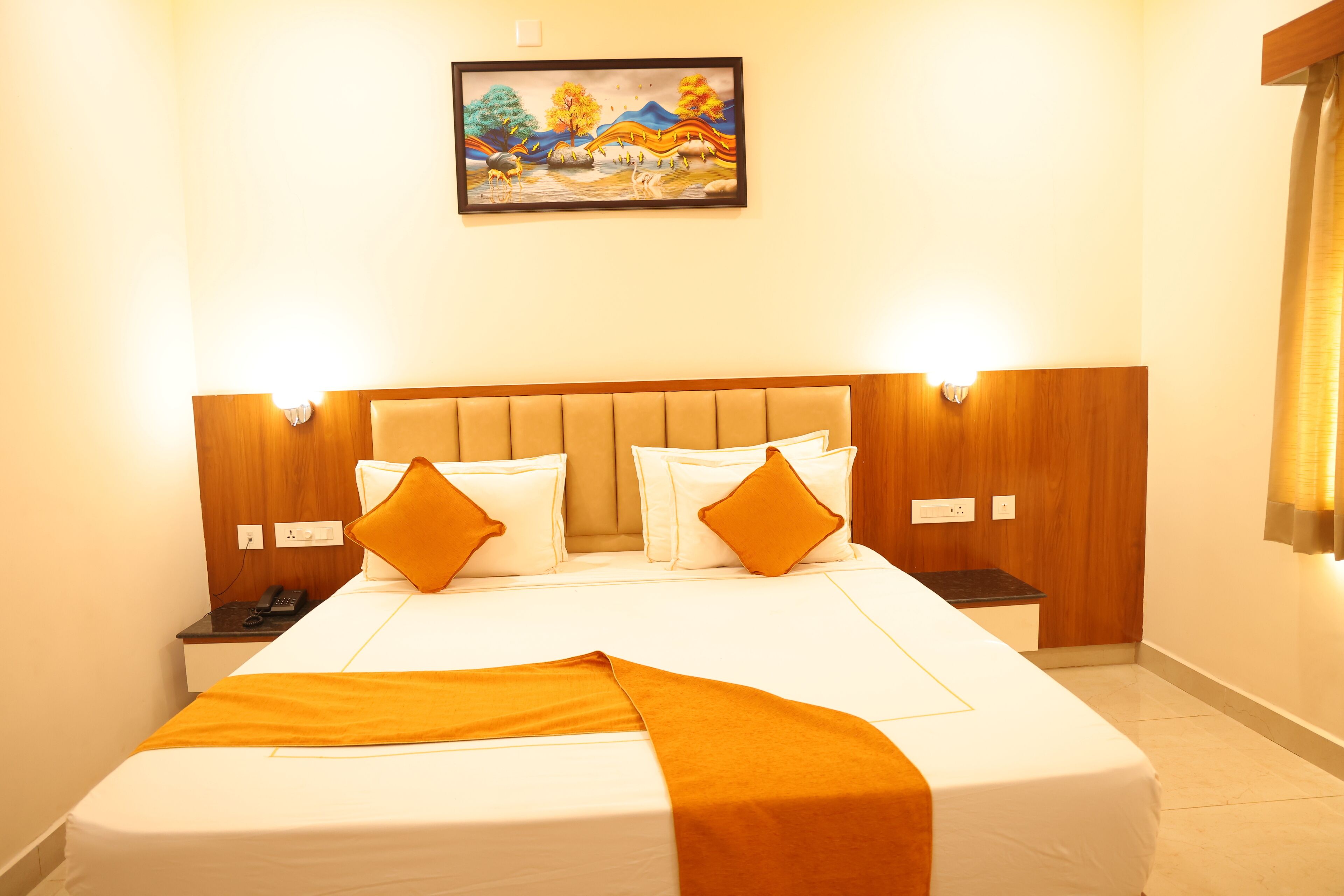 Egyptian cotton sheets, premium bedding, soundproofing, free WiFi