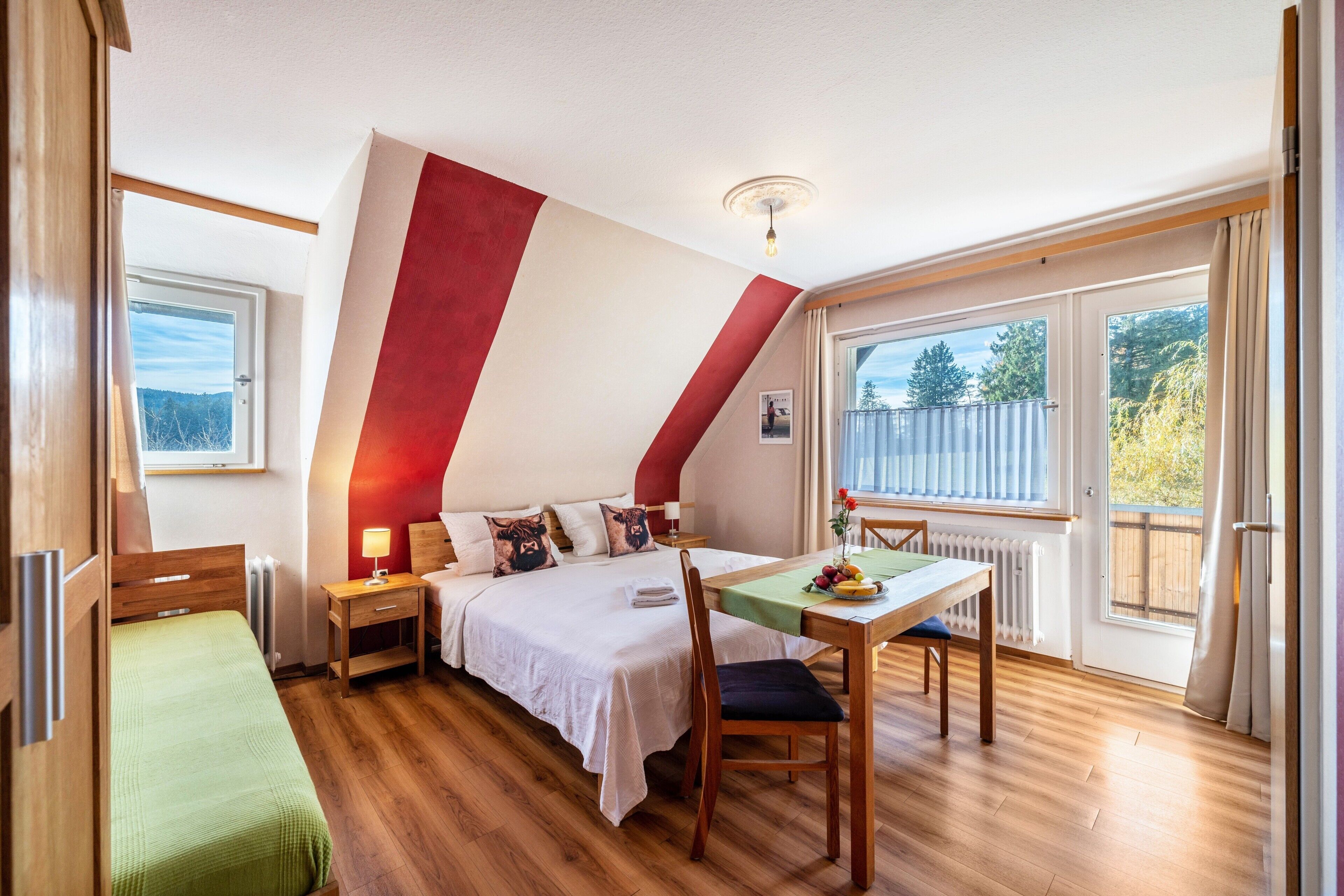 1 habitación, tabla de planchar con plancha, wifi y ropa de cama 