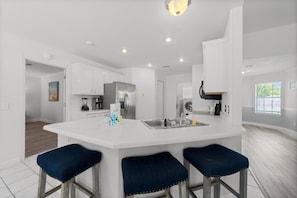 Casa com design assinado, 3 quartos, para não fumantes, varanda | Opções para refeição no quarto