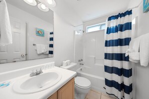 Signature House, 3 Bedrooms, Non Smoking, Patio | Bathroom