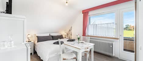 1 habitación, tabla de planchar con plancha, wifi y ropa de cama