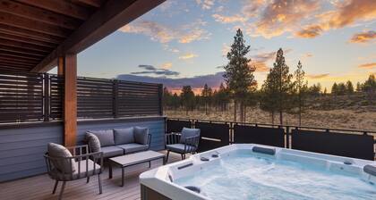 Sleeps 20 | 4 Units, Hot Tub, Deck, Near Downtown+Old Bend | Aerie by AvantStay