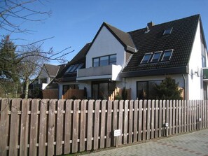 Unclassified image, 4 of 16, button