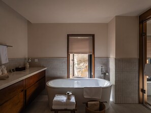 Panoramic Suite, Hill View | Bathroom | Shower, free toiletries, hair dryer, slippers
