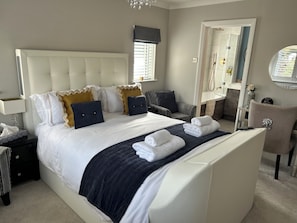 Habitación Confort | Ropa de cama de alta calidad y decoración individual
