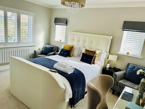 Habitación Confort | Ropa de cama de alta calidad y decoración individual
