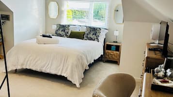 Standard Double Room | Premium bedding, individually decorated, individually furnished, desk