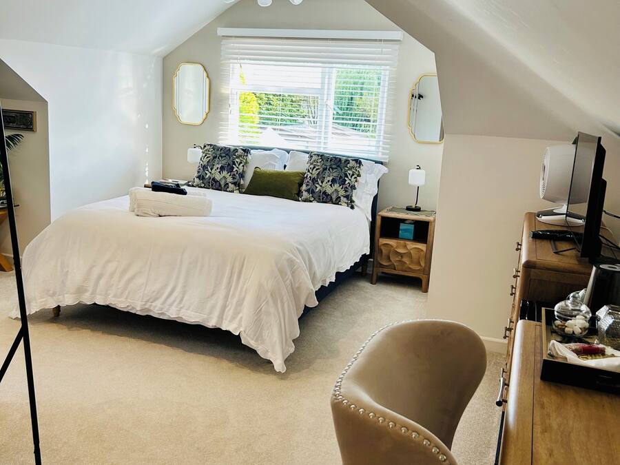 Double Room | Premium bedding, individually decorated, individually furnished, desk