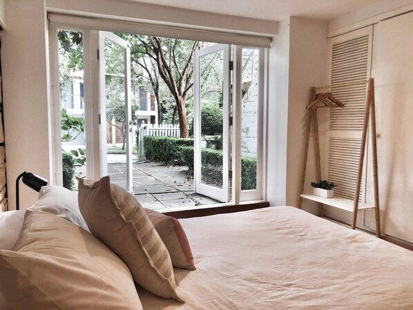 1 bedroom, Internet, bed sheets, wheelchair access