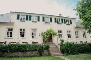 Front of property - Karolingerhof (Kröv)