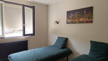 3 dormitoris, planxa i posts de planxar, wifi i roba de llit