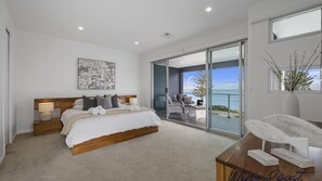 4 bedrooms, iron/ironing board, Internet, bed sheets