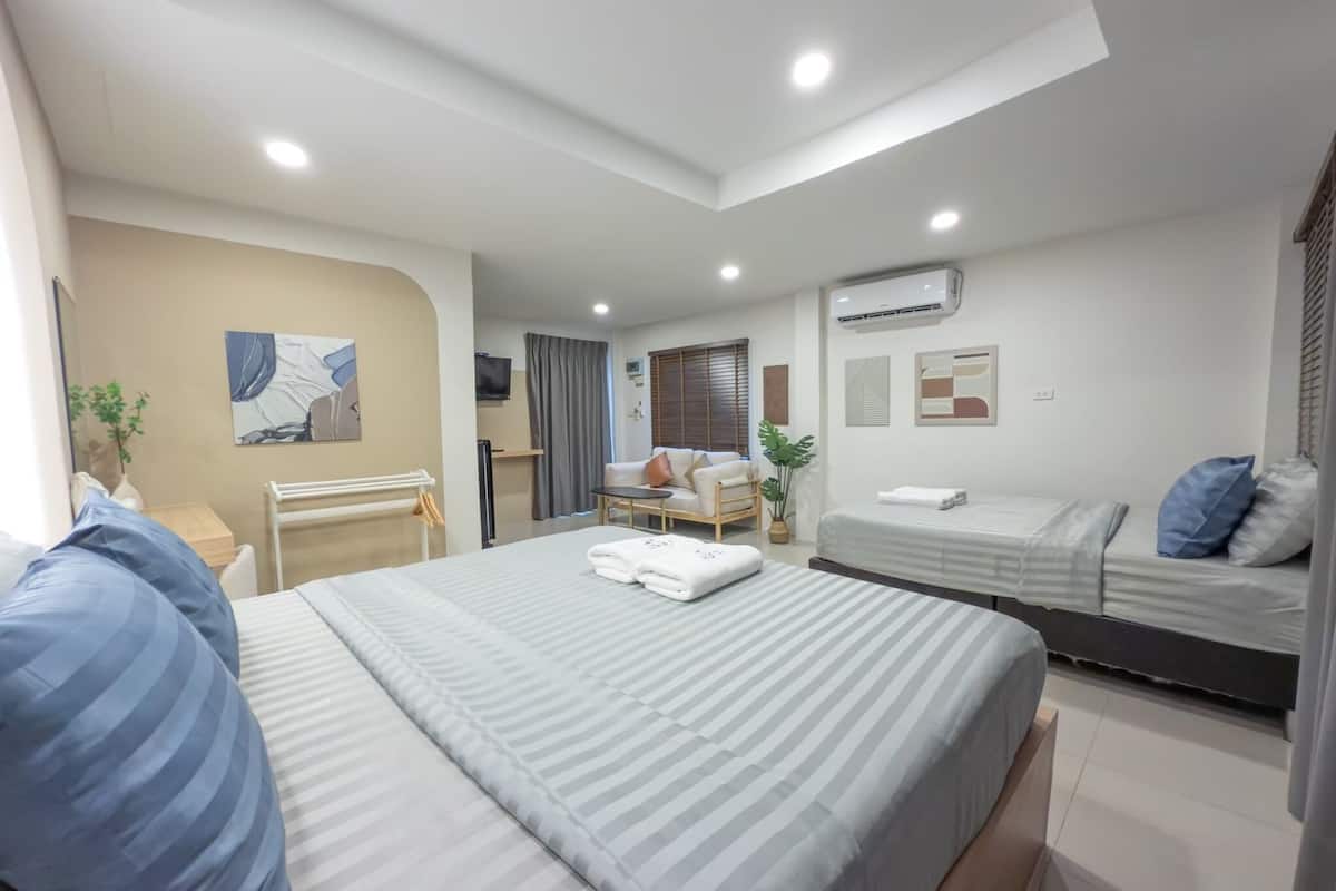The Seathru Family Room | Soundproofing, free WiFi