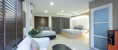 The Seathru Family Room