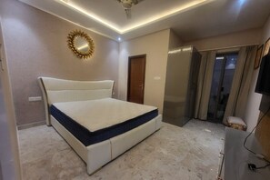 3 bedrooms, bed sheets