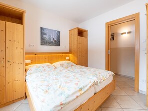 3 chambres, ameublement personnalisé, draps fournis