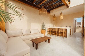 Smart TV - Delux Villa, 8p, 2 Priv. Pools w Concierge/ 65` TV (Tulum)