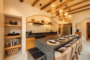 Fridge, microwave, stovetop, coffee/tea maker - Delux Villa, 8p, 2 Priv. Pools w Concierge/ 65` TV (Tulum)