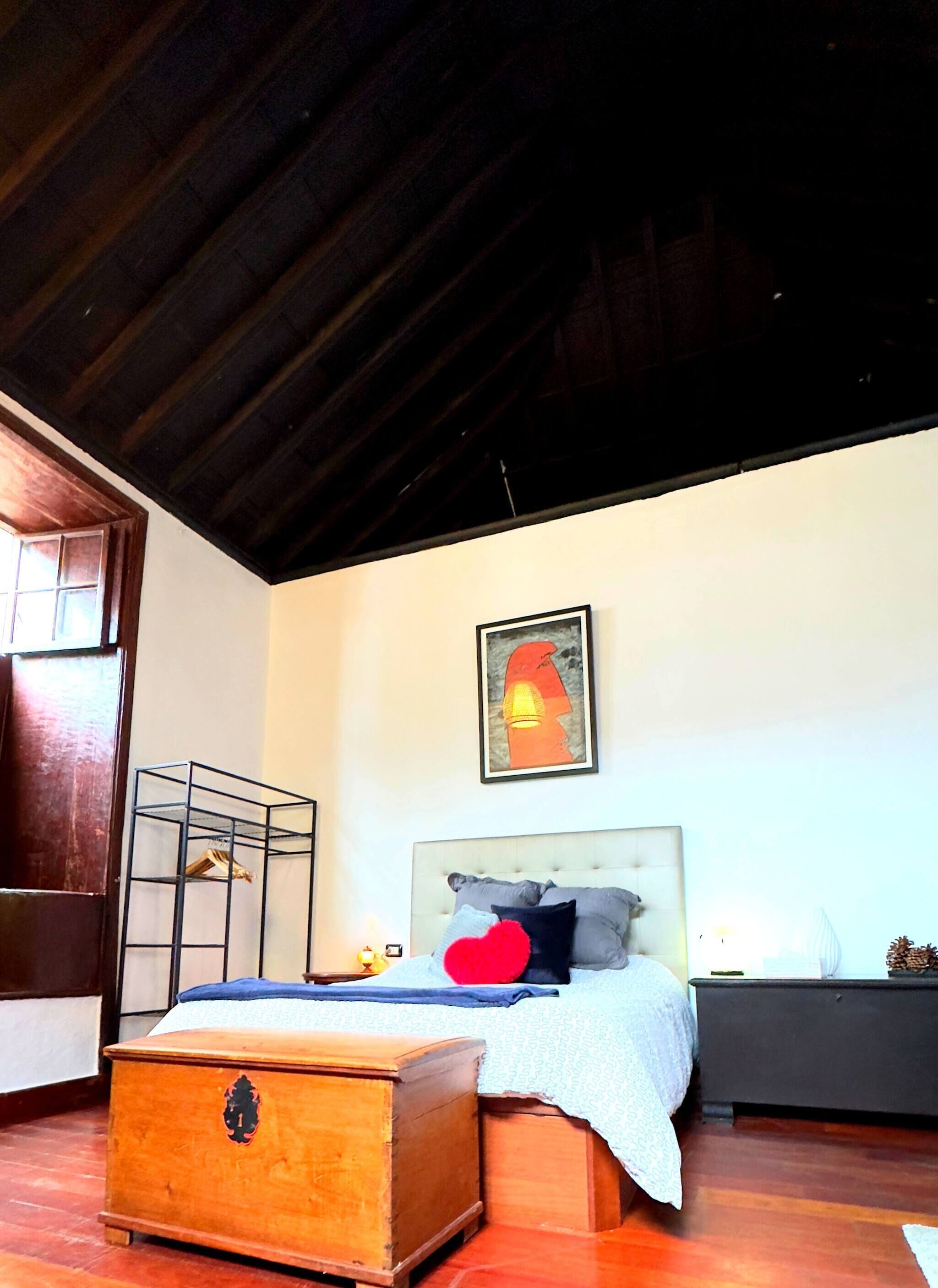 1 dormitorio, tabla de planchar con plancha, Internet y ropa de cama